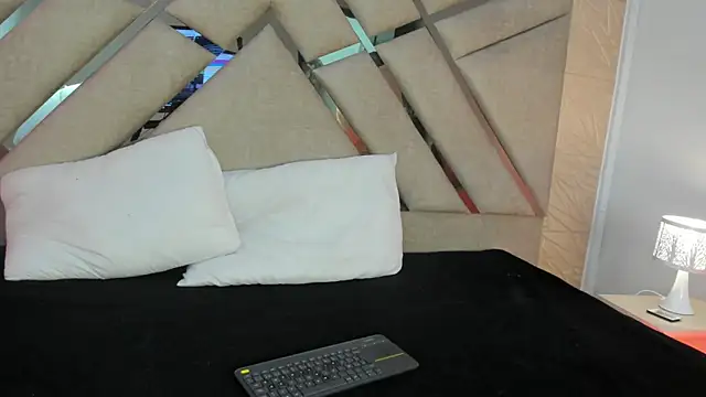 sophie pariss online show from 04/01/26, 03:08