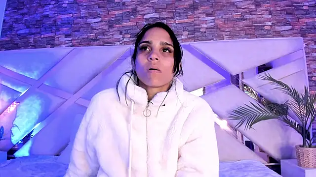 sophie pariss online show from 12/23/25, 04:12