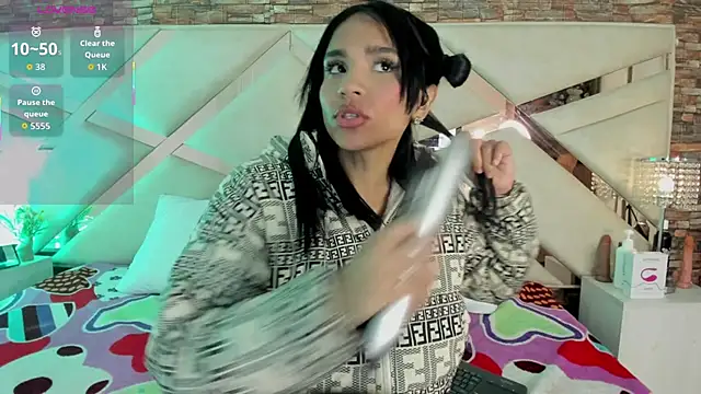 sophie pariss online show from 11/12/25, 03:54