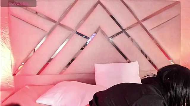 sophie pariss online show from 04/12/26, 03:10