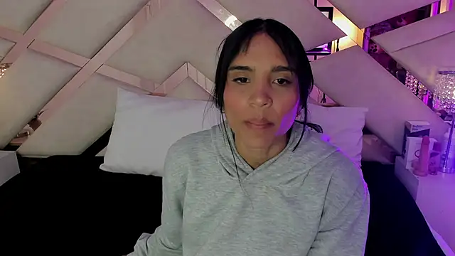 sophie pariss online show from 10/25/25, 03:49