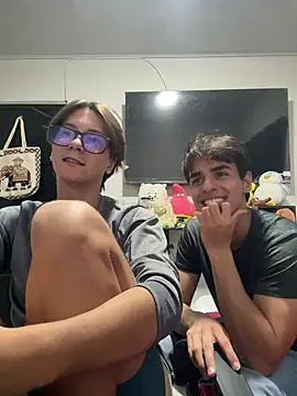 Alex and Fabian online show from 05/17/26, 04:34