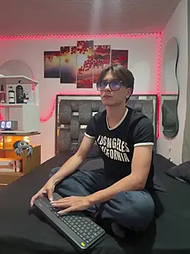 Alex and Fabian online show from 05/25/26, 04:56