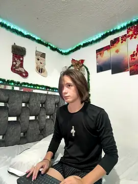 Alex and Fabian online show from 12/22/25, 03:39