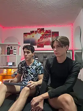 Alex and Fabian online show from 04/15/26, 02:17