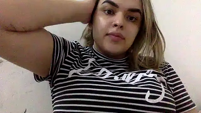 Snapshot of sweetshygirl chatting on 01/04/25, 12:05 sweetshygirl online show from 01/04/25, 12:05