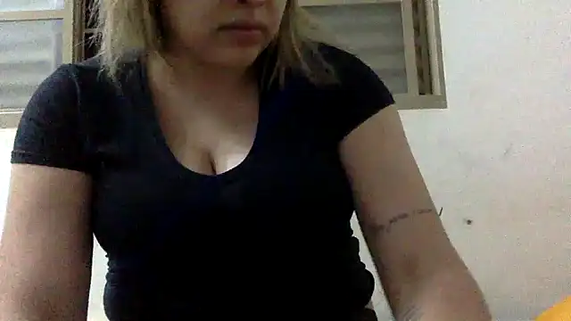 Snapshot of sweetshygirl chatting on 01/20/25, 11:10 sweetshygirl online show from 01/20/25, 11:10