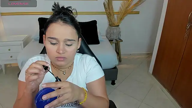 Snapshot of lia_sexx19 chatting on 01/08/26, 02:17 lia sexx19 online show from 01/08/26, 02:17