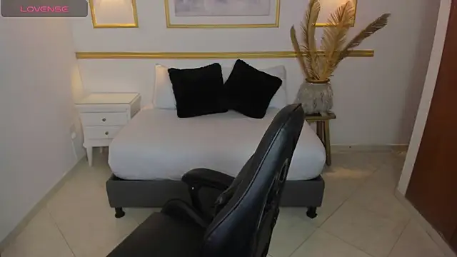 Snapshot of lia_sexx19 chatting on 01/06/26, 02:15 lia sexx19 online show from 01/06/26, 02:15