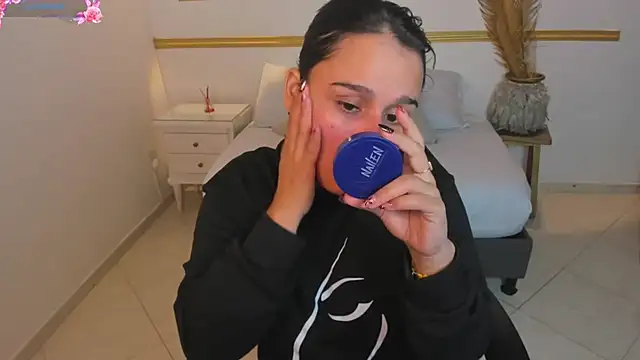 Snapshot of lia_sexx19 chatting on 02/03/26, 02:21 lia sexx19 online show from 02/03/26, 02:21