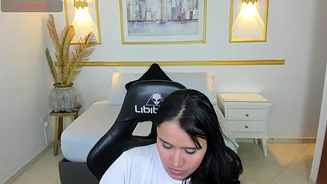 Snapshot of lia_sexx19 chatting on 12/23/25, 02:11 lia sexx19 online show from 12/23/25, 02:11