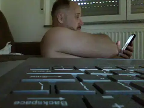 Snapshot of FROL83 chatting on 06/19/26, 05:30 FROL83 online show from 06/19/26, 05:30