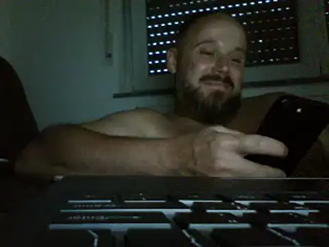 Snapshot of FROL83 chatting on 06/23/26, 07:34 FROL83 online show from 06/23/26, 07:34