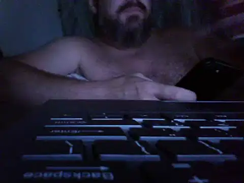 Snapshot of FROL83 chatting on 06/08/26, 08:09 FROL83 online show from 06/08/26, 08:09