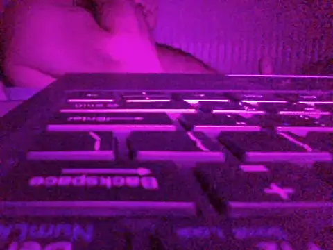 Snapshot of FROL83 chatting on 06/17/26, 07:57 FROL83 online show from 06/17/26, 07:57