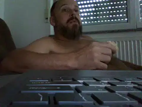 Snapshot of FROL83 chatting on 07/01/26, 06:41 FROL83 online show from 07/01/26, 06:41