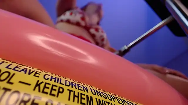 Snapshot of AlessiaDouce chatting on 11/28/25, 08:53 AlessiaDouce online show from 11/28/25, 08:53