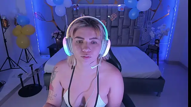 Snapshot of AlessiaDouce chatting on 09/30/25, 04:07 AlessiaDouce online show from 09/30/25, 04:07