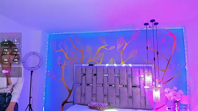 Snapshot of AlessiaDouce chatting on 11/23/25, 08:30 AlessiaDouce online show from 11/23/25, 08:30