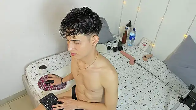 Benjamin Buster online show from 09/18/25, 04:04