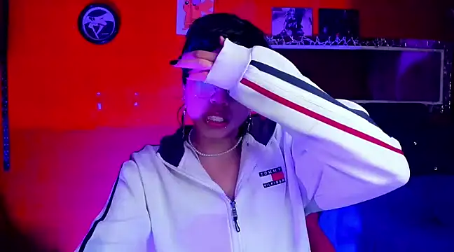 AnggelONfiree online show from 02/11/25, 05:05