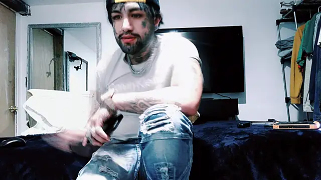 Snapshot of Azazelihornyasf chatting on 12/22/25, 09:26 Azazelihornyasf online show from 12/22/25, 09:26