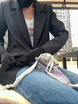 Snapshot of moneymaker_taipei chatting on 02/28/26, 12:21 moneymaker taipei online show from 02/28/26, 12:21