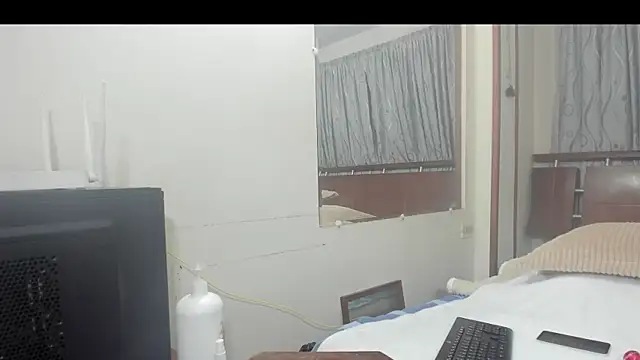 Snapshot of Bellaisa chatting on 11/04/25, 02:59 Bellaisa online show from 11/04/25, 02:59