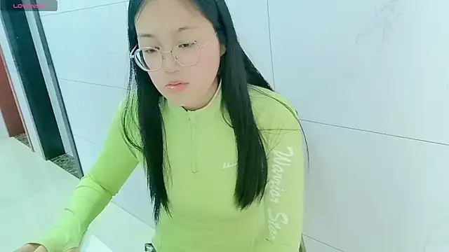 Snapshot of luoxuwen chatting on 02/28/25, 07:37 luoxuwen online show from 02/28/25, 07:37