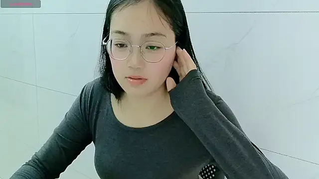 Snapshot of luoxuwen chatting on 02/27/25, 05:51 luoxuwen online show from 02/27/25, 05:51