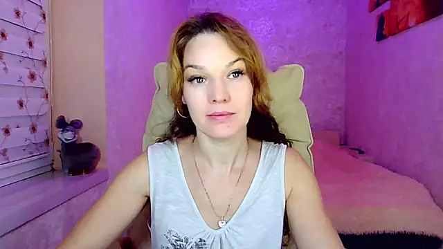 impossibleluna online show from 10/26/25, 05:02