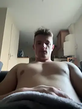 Snapshot of krov chatting on 01/13/25, 03:26 krov online show from 01/13/25, 03:26