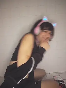 egirl711 online show from 12/05/25, 08:17