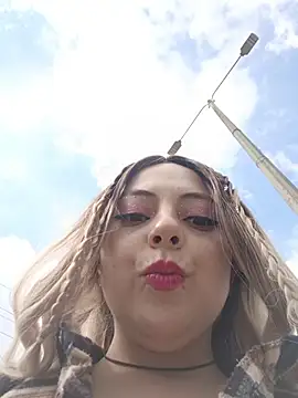 madelaine- online show from 11/12/25, 07:29