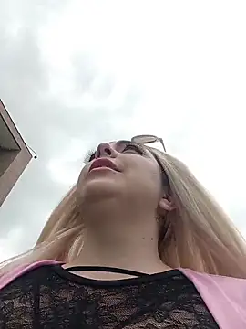 madelaine- online show from 04/12/26, 06:11