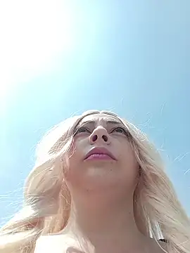 madelaine- online show from 02/12/26, 06:18