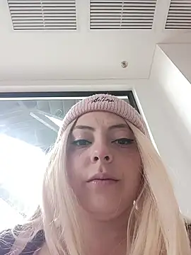 madelaine- online show from 04/17/26, 07:38