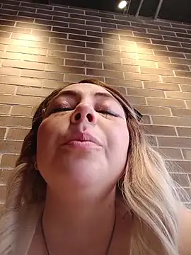 madelaine- online show from 10/29/25, 06:51