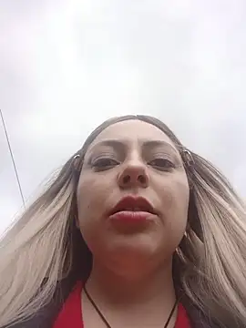 madelaine- online show from 11/05/25, 07:28