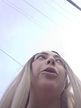 madelaine- online show from 11/10/25, 07:30