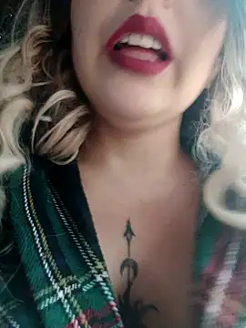 madelaine- online show from 10/01/25, 09:07