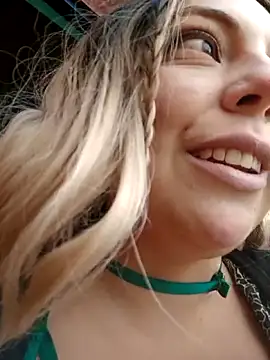 madelaine- online show from 11/16/25, 09:08