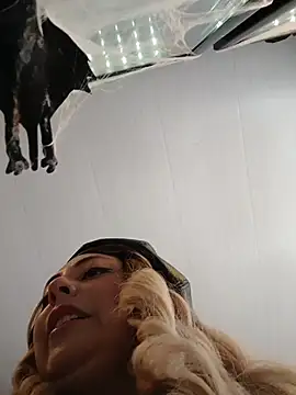 madelaine- online show from 10/27/25, 07:59