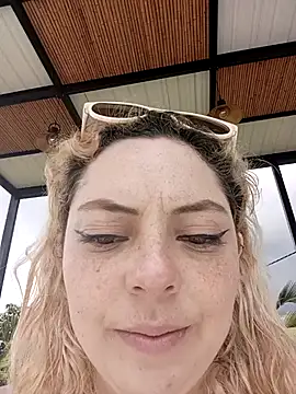 madelaine- online show from 11/30/25, 04:52