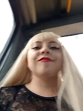 madelaine- online show from 02/13/25, 08:03