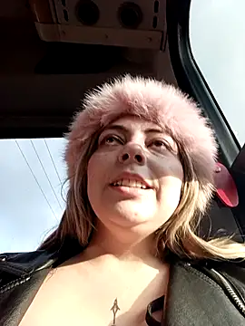 madelaine- online show from 12/13/25, 08:04