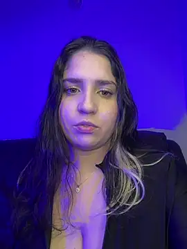 valentina jonnes1 online show from 06/05/26, 04:17