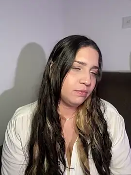 valentina jonnes1 online show from 03/27/26, 02:09