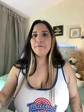 Snapshot of valentina_jonnes1 chatting on 12/12/24, 03:10 valentina jonnes1 online show from 12/12/24, 03:10