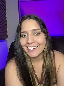 Snapshot of valentina_jonnes1 chatting on 03/07/25, 07:41 valentina jonnes1 online show from 03/07/25, 07:41